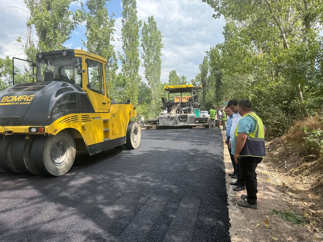 Tokat Niksar’da Grup Yollarına Asfalt Takviyesi: 13 Kilometrelik Ulaşım Ağı Yenileniyor