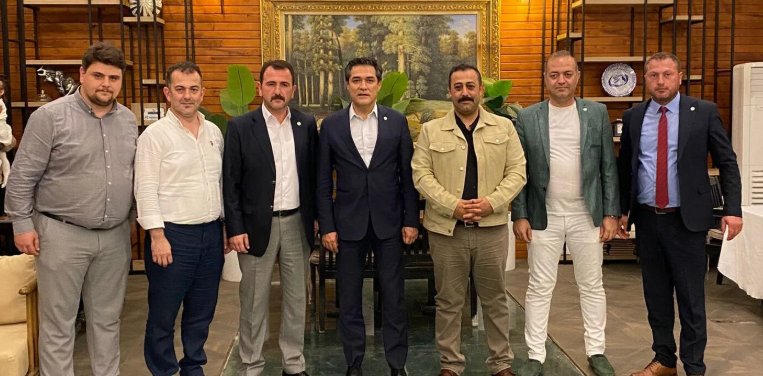 Buğra Kavuncu'dan Tokat'ta Sert Mesajlar: “Biz O Masada Yokuz”