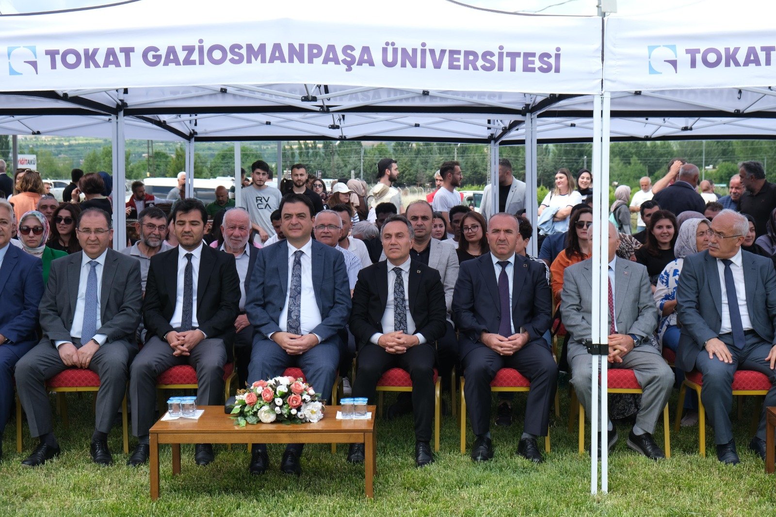 TOGÜ’den Bölge Tarımına Katkı: Tüplü Asma Fidanları Çiftçilerin Eline Ulaştı