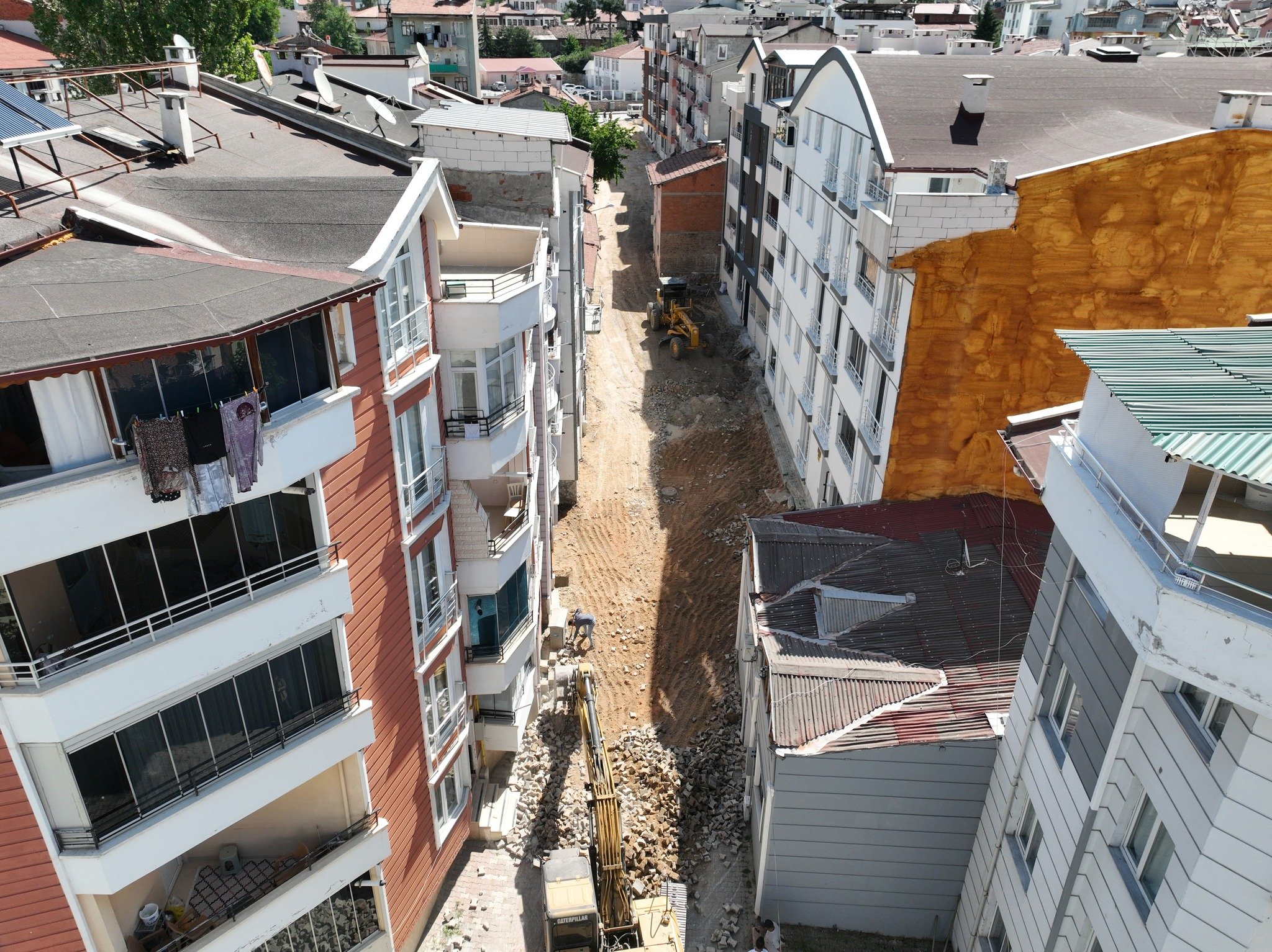 Tokat’ta Devegörmez Mahallesi’nde Yol ve Kaldırım Yenileniyor