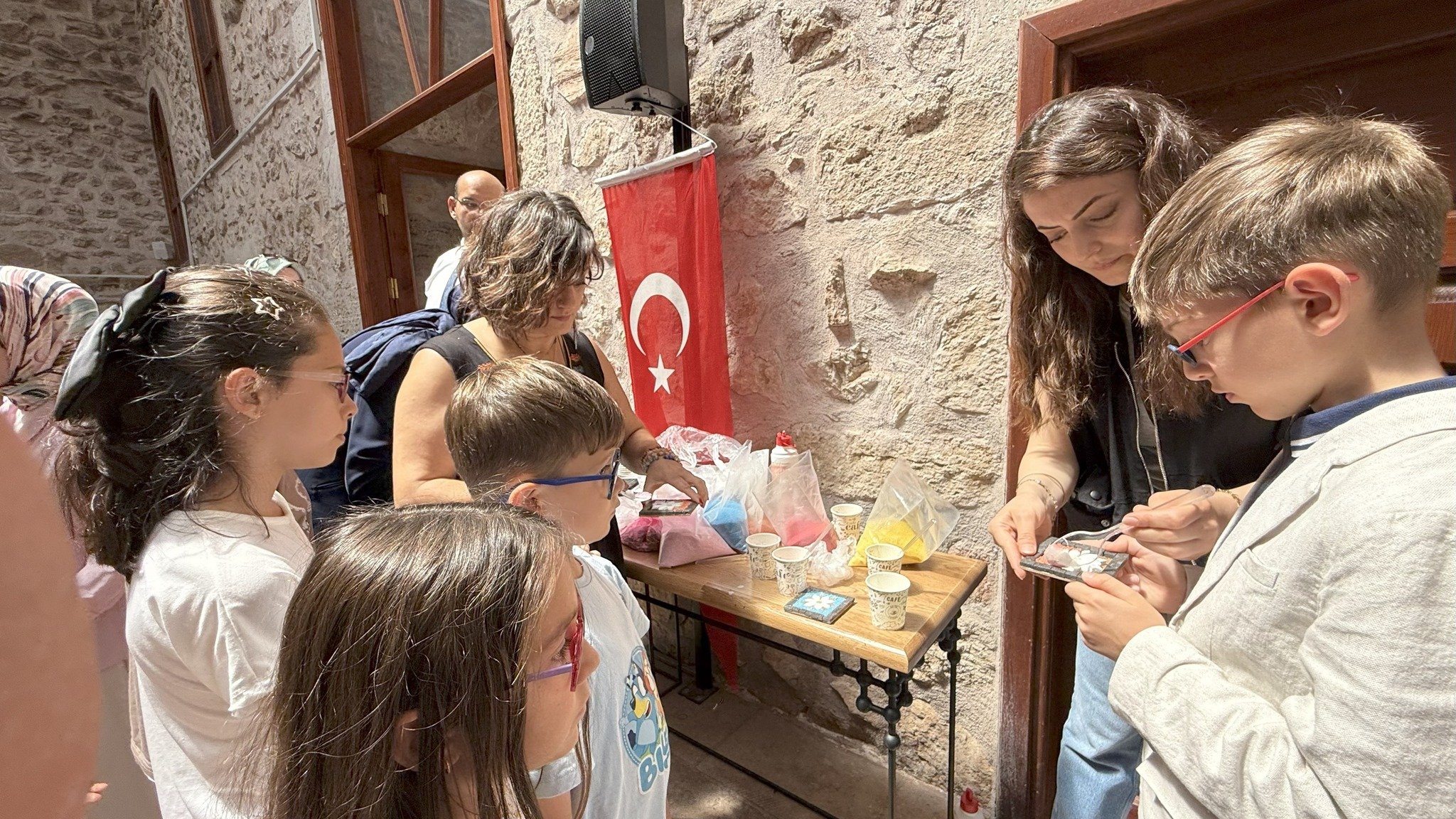 Yağıbasan Medresesi'nde Çocuklarla Renkli Bir Sanat Atölyesi