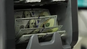 İstanbul serbest piyasada dolar ve euro yeni güne sınırlı değişimle başladı
